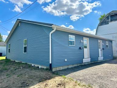 Main picture of 530 S Oak St