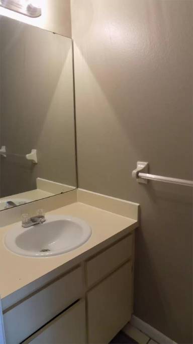 Main picture of 450 Market Sq E