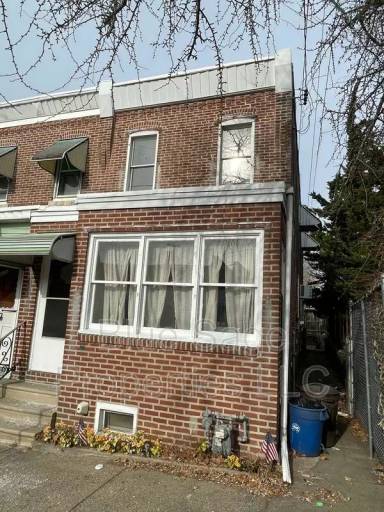 Main picture of 22 S 11th St