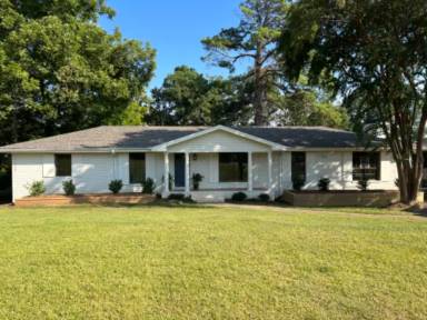 Main picture of 1417 Shades Crest Rd