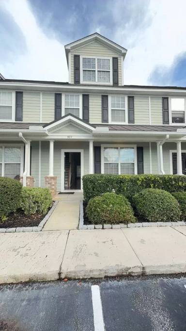 Main picture of 907 Hemingway Cir