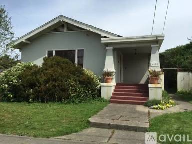Main picture of 1605 D St
