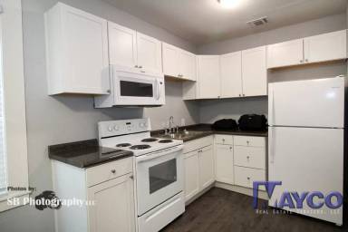 Main picture of 239 1/2 Prospect St