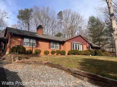 Main picture of 2122 Laurel Ln