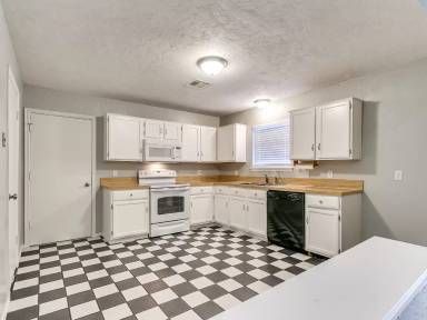 Main picture of 230 W Apple Branch Way