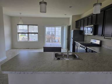 Main picture of 243 Crofton Ct