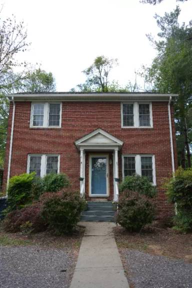 Main picture of 1044 N Main St