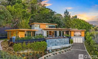 Main picture of 727 N Beverly Glen Blvd