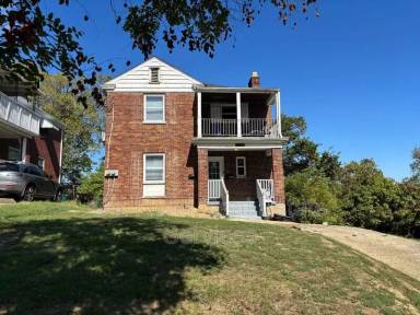Main picture of 1740 Carrahen Ave