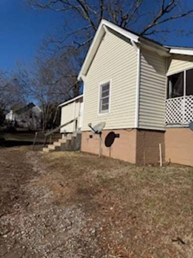 Main picture of 692 Southern St