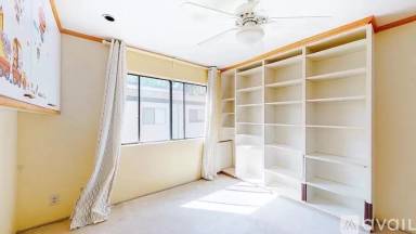 Main picture of 21821 Burbank Blvd