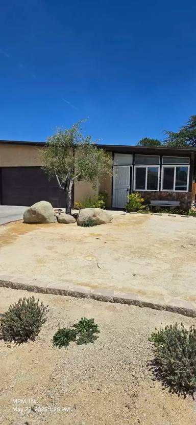 Main picture of 1740 Marigold Ln