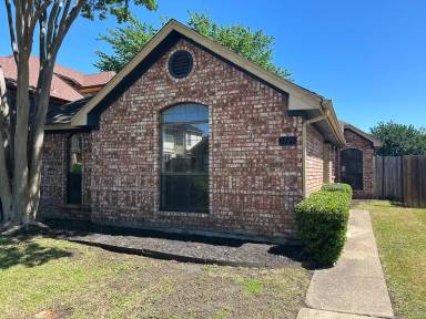 Main picture of 1728 Liberty Ln