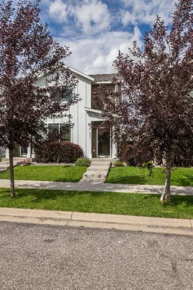 Main picture of 979 Twin Lakes Ave