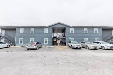 Main picture of 8111 Landing Ave