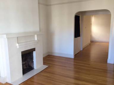 Main picture of 557 Capp St