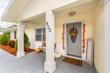 Main picture of 900 King Orange Dr