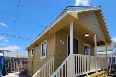 Main picture of 2022 Julian Ave