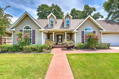 Main picture of 903 N Quail Ter