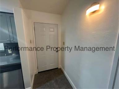 Main picture of 417 Poplar Ave