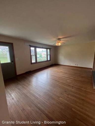 Main picture of 2618 E 7th St