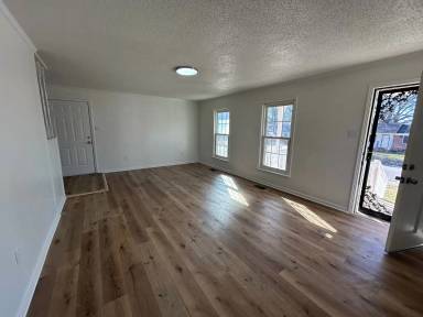 Main picture of 1085 Berrywood Ave