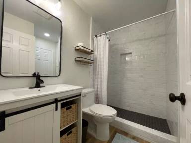 Main picture of 828 Highland Ave