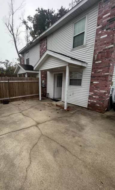 Main picture of 3503 Maplewood Dr