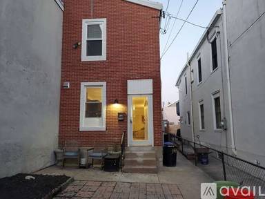 Main picture of 1335 Marlborough St