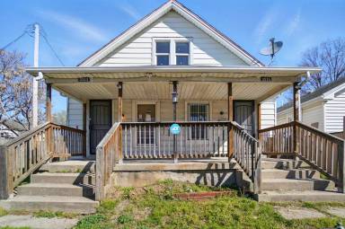 Main picture of 3213 E 5th St