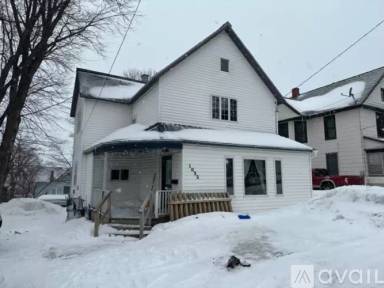 Main picture of 1032 Summit St