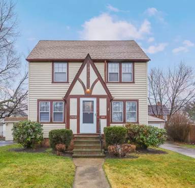 Main picture of 19310 Naumann Ave
