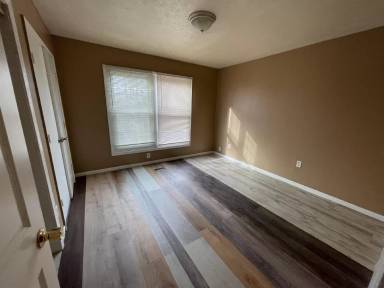 Main picture of 260 N Tacoma Ave