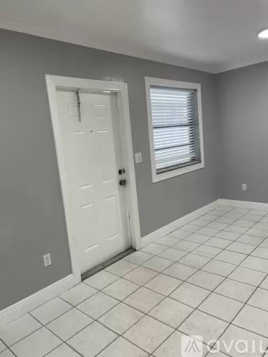 Main picture of 85 W 10th St