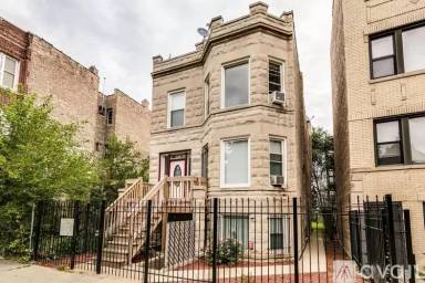 Main picture of 1911 S Harding Ave