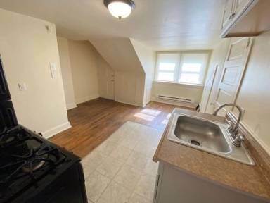 Main picture of 666 Oak Hill Ave