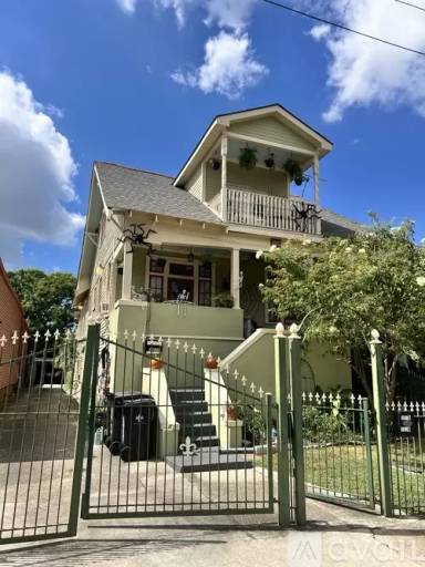 Main picture of 3822 Banks St