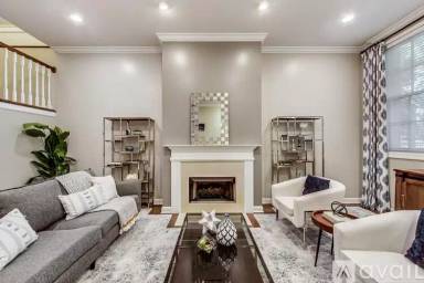 Main picture of 3545 N Fremont St