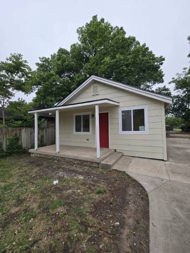 Main picture of 1029 N New York Ave