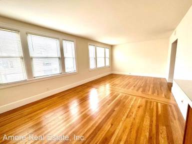 Main picture of 1876 Filbert St