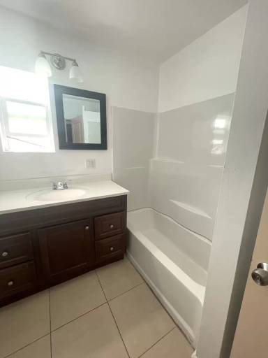 Main picture of 1261 W 56th St