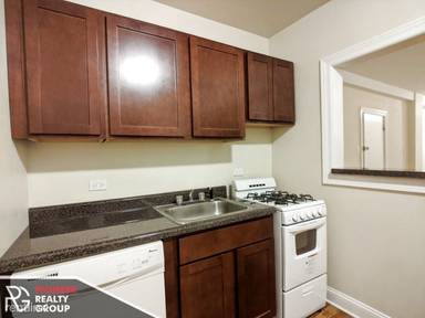 Main picture of 1347 N Dearborn St