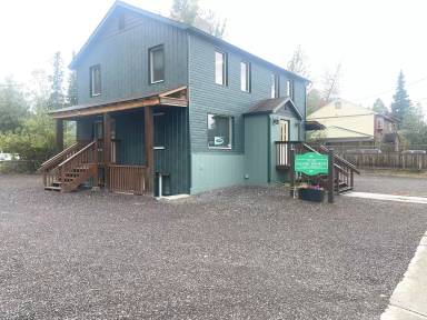 Main picture of 751 7th Ave