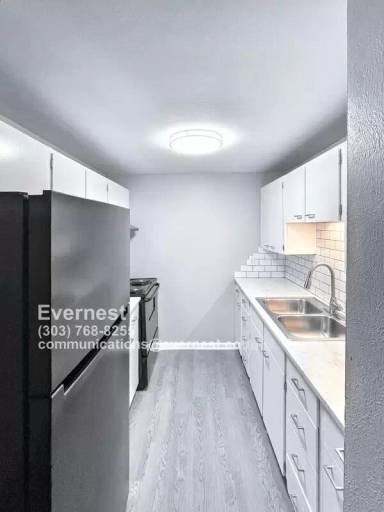 Main picture of 1628 9th Ave
