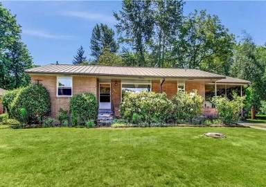 Main picture of 295 NW Cherry Pl