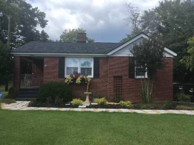 Main picture of 3825 Yale Ave