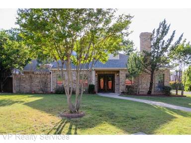 Main picture of 10103 Shadow Way