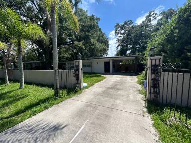 Main picture of 460 Card Ave