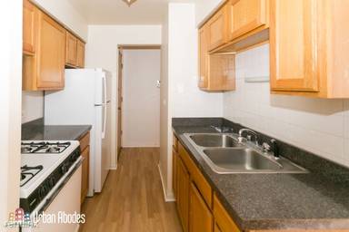 Main picture of 530 W Aldine Ave