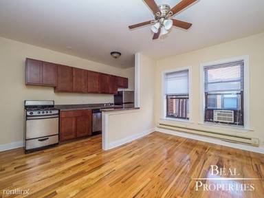 Main picture of 815-23 W Cornelia Ave